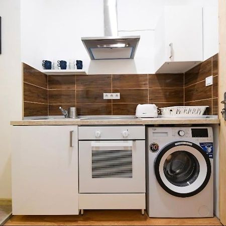 1 Bedroom Flat In Nyar Str., Central Budapest Bagian luar foto