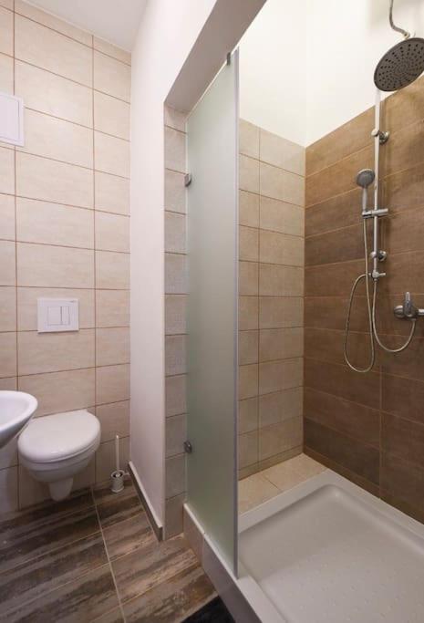 1 Bedroom Flat In Nyar Str., Central Budapest Bagian luar foto